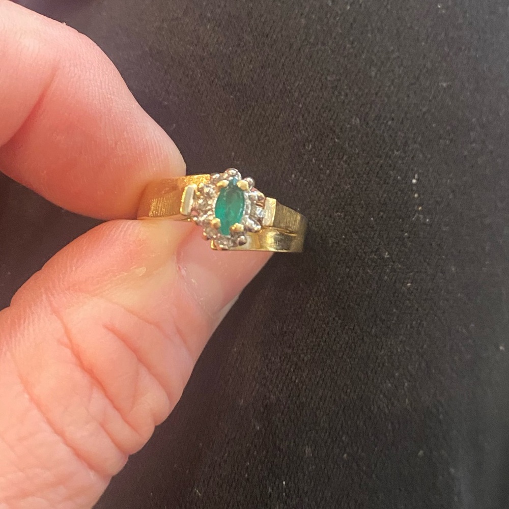Vintage 10k yellow gold emerald and diamond ring excluded from bundling - Picture 3 of 10